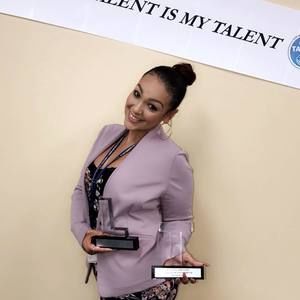 Meet your Posher, Eve